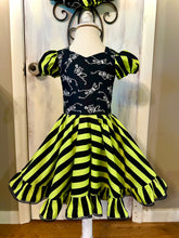 Load image into Gallery viewer, Spooky Bones 🦴 5/6T