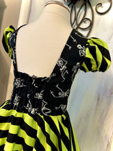 Load image into Gallery viewer, Spooky Bones 🦴 5/6T